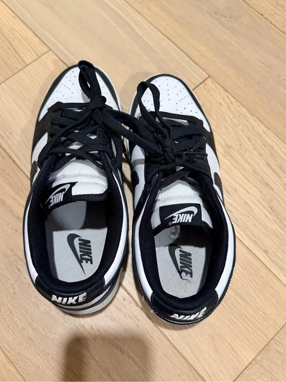 Nike low dunk panda (black/white) - gently worn - Men’s or youth size 7.5